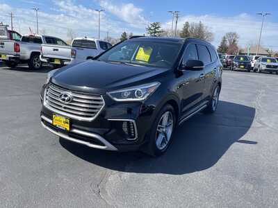 2017 Hyundai Santa Fe, $15337. Photo 4