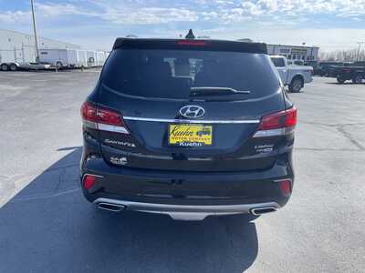 2017 Hyundai Santa Fe, $15337. Photo 7