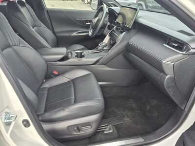 2021 Toyota Venza, $34325. Photo 12