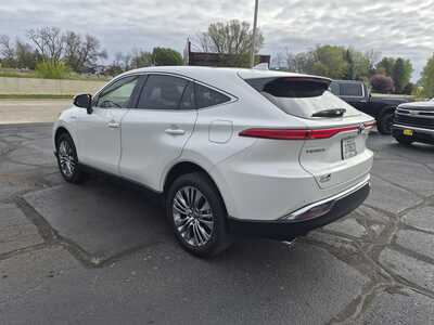 2021 Toyota Venza, $34325. Photo 6