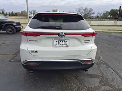2021 Toyota Venza, $34325. Photo 7
