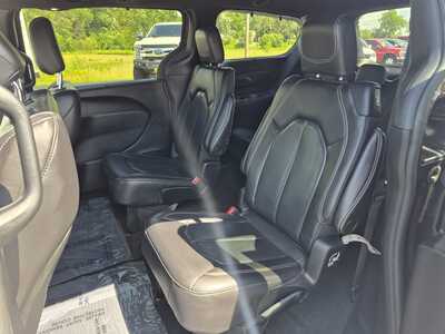 2022 Chrysler Pacifica, $14850. Photo 10