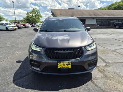 2022 Chrysler Pacifica, $14850. Photo 3