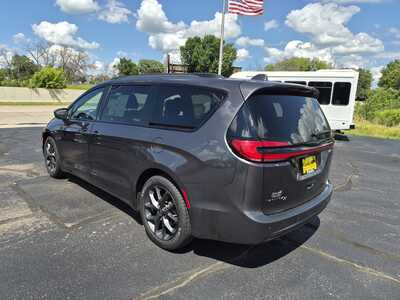 2022 Chrysler Pacifica, $14850. Photo 6