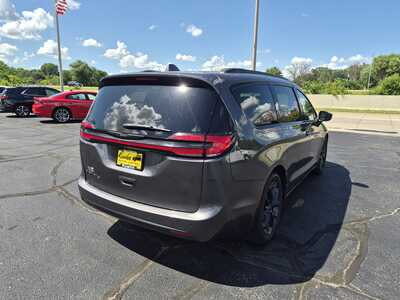 2022 Chrysler Pacifica, $14850. Photo 8