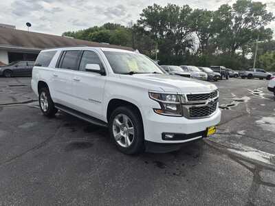 2016 Chevrolet Suburban, $22900. Photo 2