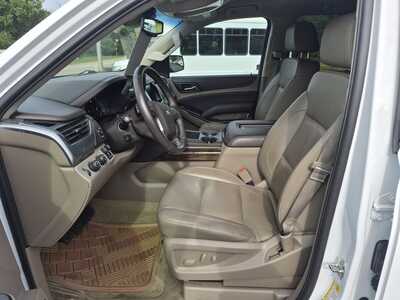 2016 Chevrolet Suburban, $22900. Photo 9