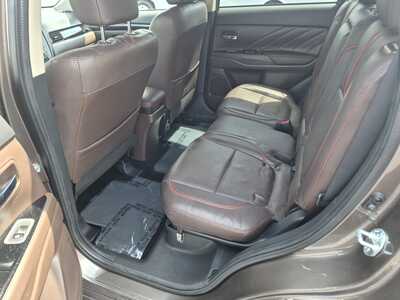 2018 Mitsubishi Outlander, $12450. Photo 10
