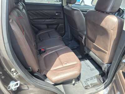 2018 Mitsubishi Outlander, $12450. Photo 12