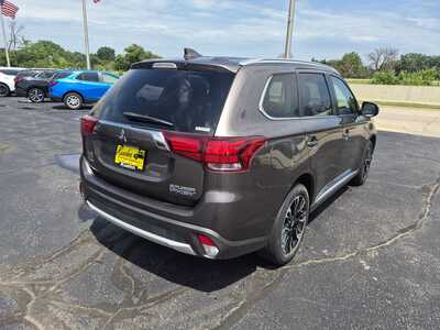 2018 Mitsubishi Outlander, $12450. Photo 8