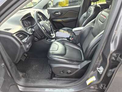 2020 Jeep Cherokee, $13150. Photo 9