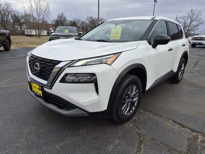 2023 Nissan Rogue, $17450. Photo 4