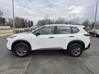 2023 Nissan Rogue, $17450. Photo 5