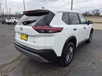 2023 Nissan Rogue, $17450. Photo 8