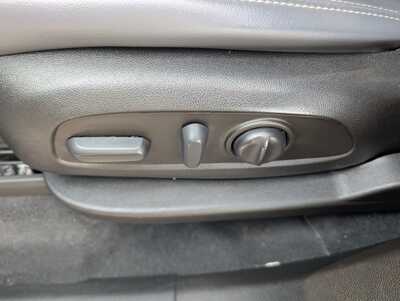 2022 Buick Enclave, $27936. Photo 12