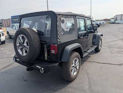 2013 Jeep Wrangler Unlimited, $13900. Photo 8