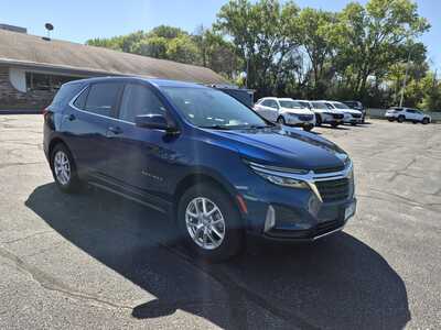 2023 Chevrolet Equinox, $21695. Photo 2