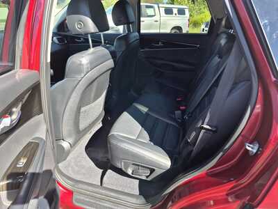 2020 Kia Sorento, $16450. Photo 10