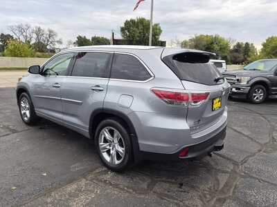 2014 Toyota Highlander, $18420. Photo 5