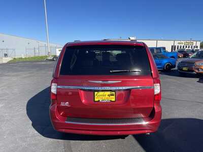 2015 Chrysler Town & Country, $10900. Photo 11