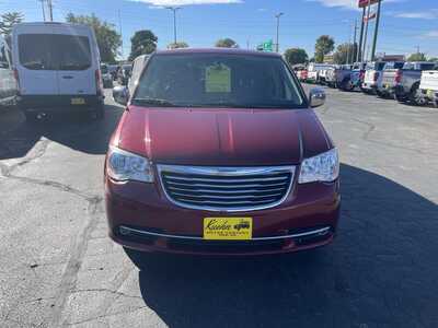 2015 Chrysler Town & Country, $10900. Photo 7