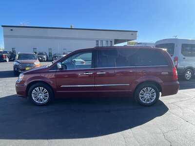 2015 Chrysler Town & Country, $10900. Photo 9