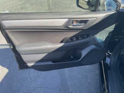 2015 Subaru Legacy, $15987. Photo 11