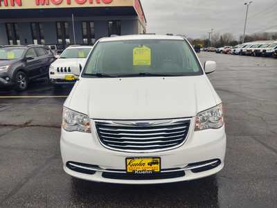 2014 Chrysler Town & Country, $11900. Photo 3