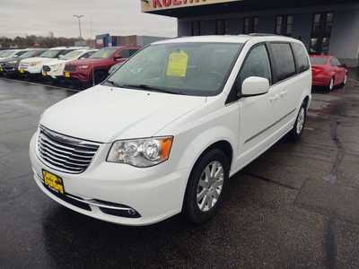 2014 Chrysler Town & Country, $11900. Photo 4