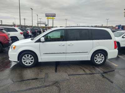 2014 Chrysler Town & Country, $11900. Photo 5