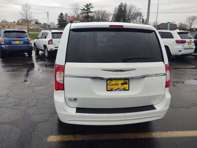 2014 Chrysler Town & Country, $11900. Photo 7
