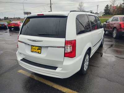2014 Chrysler Town & Country, $11900. Photo 8