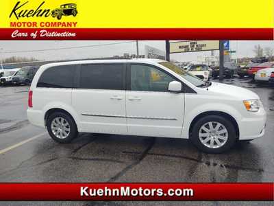 2014 Chrysler Town & Country, $11900. Photo 1