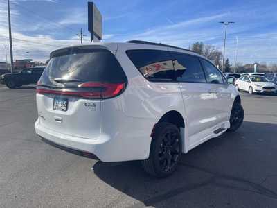 2022 Chrysler Pacifica, $58995. Photo 5