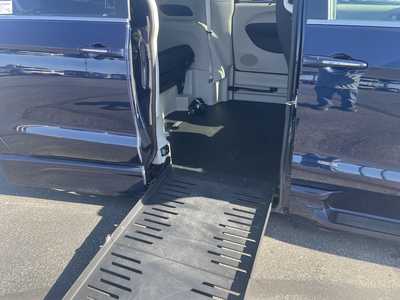 2018 Chrysler Pacifica, $49995. Photo 2