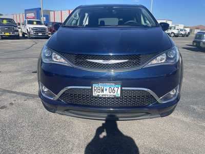 2018 Chrysler Pacifica, $49995. Photo 4