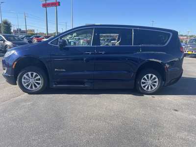 2018 Chrysler Pacifica, $49995. Photo 6