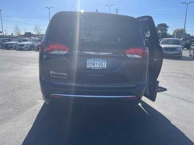 2018 Chrysler Pacifica, $49995. Photo 8