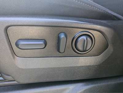 2022 Chevrolet 1500 Crew Cab, $41900. Photo 12