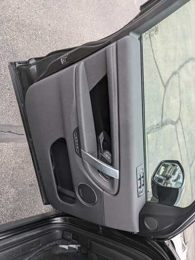 2020 Land Rover Discovery, $26900. Photo 10