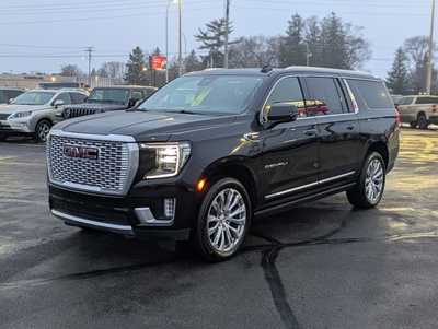 2023 GMC Yukon XL, $71900. Photo 4