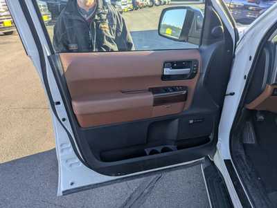 2015 Toyota Sequoia, $18990. Photo 10