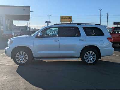 2015 Toyota Sequoia, $18990. Photo 5