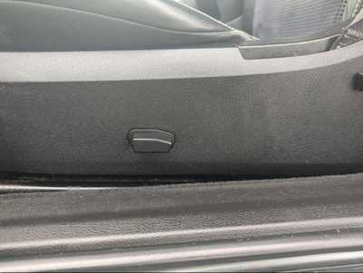 2013 Chrysler 200, $7995. Photo 12