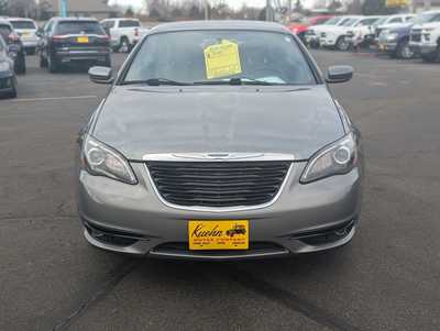 2013 Chrysler 200, $7995. Photo 3