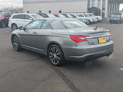 2013 Chrysler 200, $7995. Photo 6