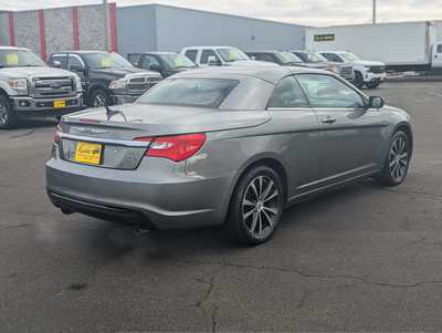 2013 Chrysler 200, $7995. Photo 8