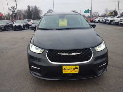 2021 Chrysler Pacifica, $32995. Photo 3