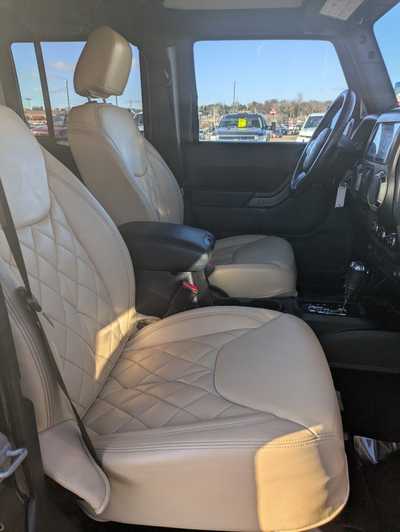 2013 Jeep Wrangler Unlimited, $24990. Photo 12
