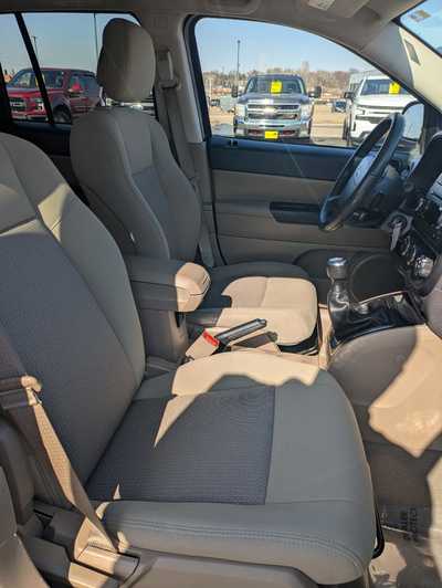 2010 Jeep Compass, $8995. Photo 12